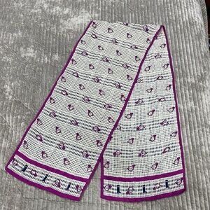 Evan Picone Cream and Purple Houndstooth Scarf French horn boot